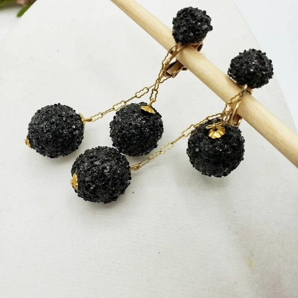 Vintage Earrings • Black Ball Sparkler • Screwbacks • 1960s - Picture 2 of 4